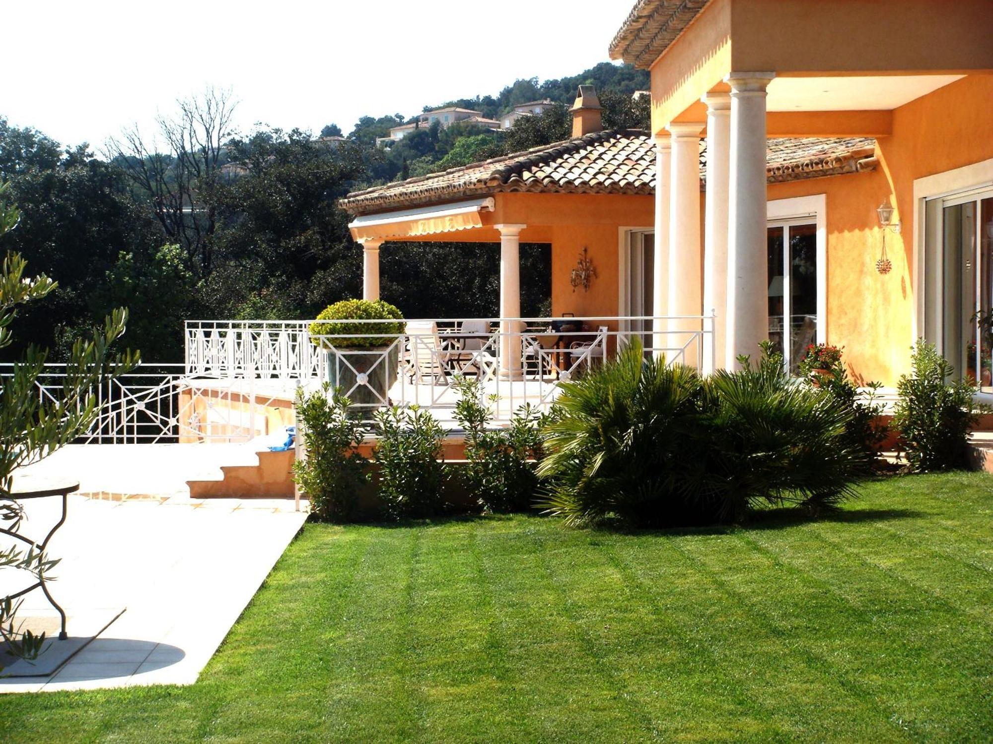 Hotel La Tarentane à Grimaud Extérieur photo