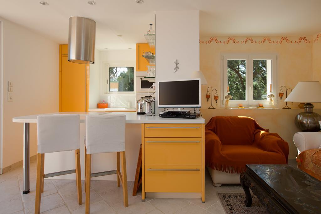 Hotel La Tarentane à Grimaud Extérieur photo