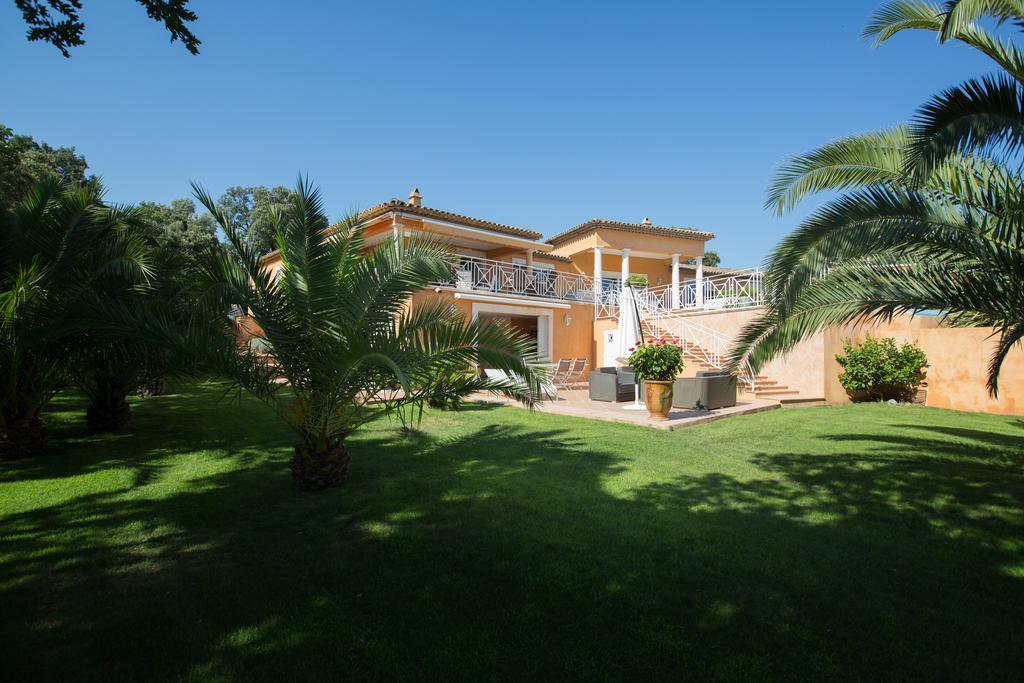 Hotel La Tarentane à Grimaud Extérieur photo