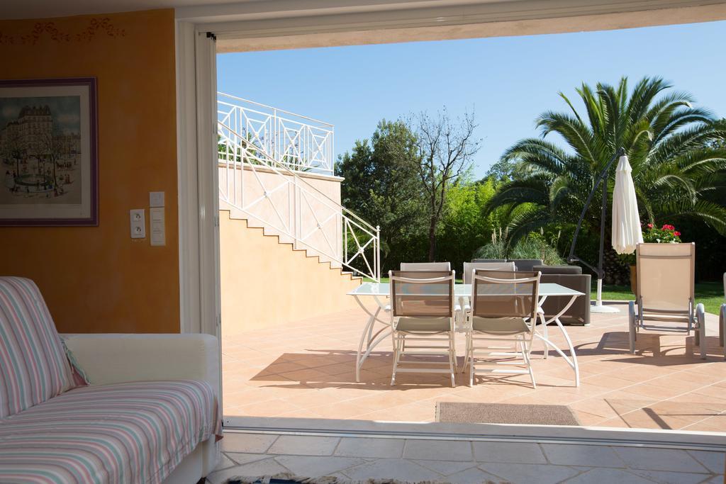 Hotel La Tarentane à Grimaud Extérieur photo