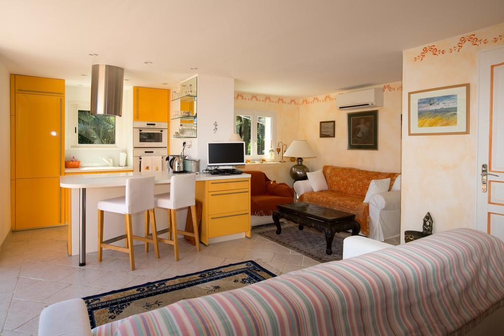 Hotel La Tarentane à Grimaud Extérieur photo