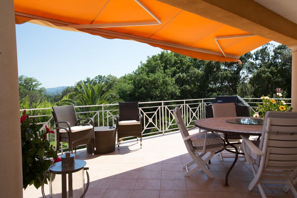 Hotel La Tarentane à Grimaud Extérieur photo
